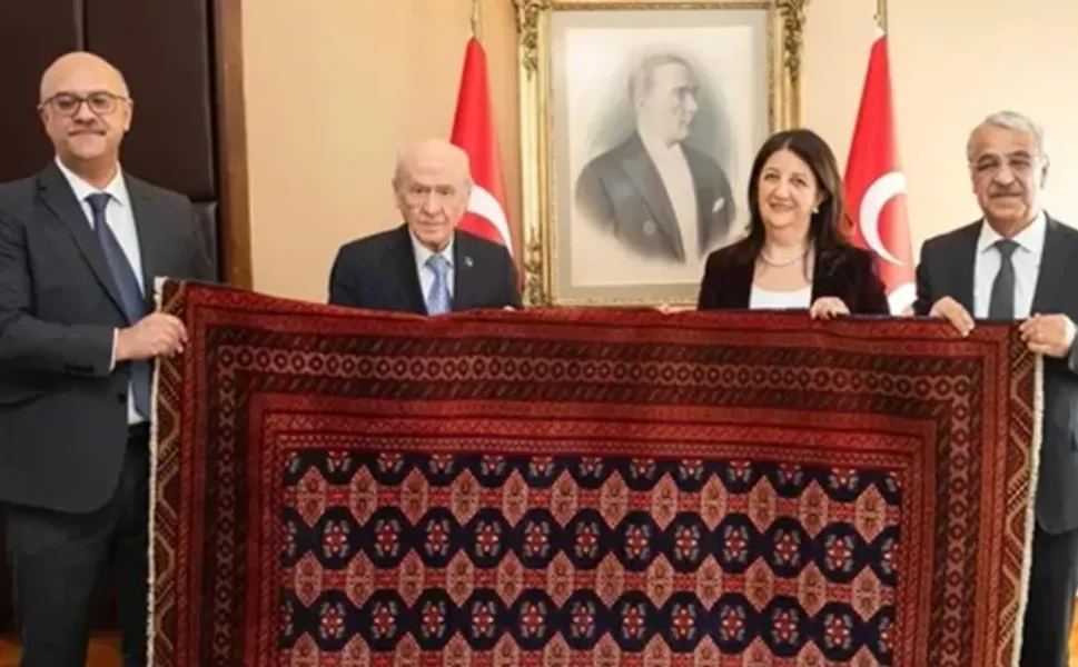 PKK’dan Öcalan’ın Bahçeli’ye hediye ettiği kilim hakkında açıklama