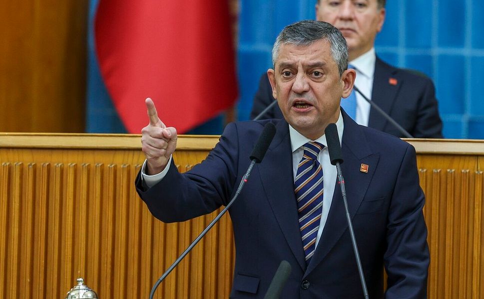 Özgür Özel, İran'a saldırıların ardından CHP'nin 7 maddelik tutumunu açıkladı