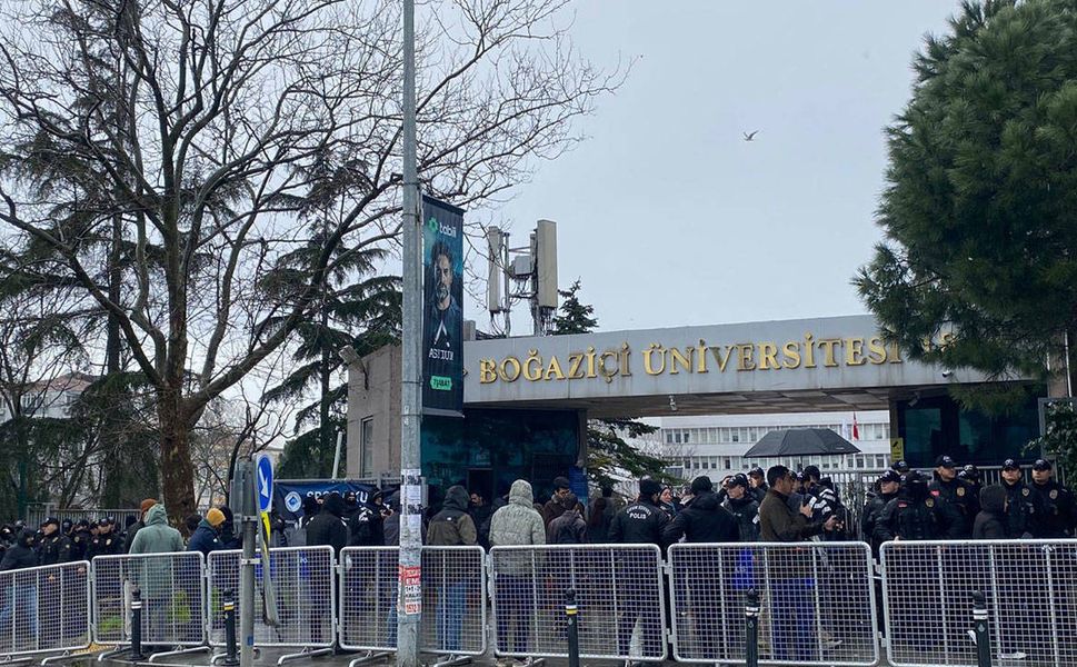 Boğaziçi Üniversitesi'nde Erdoğan protestosu: 3 öğrenci gözaltına alındı