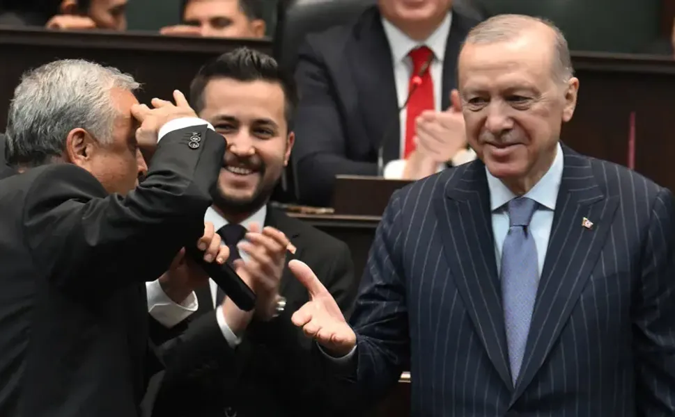 CHP’den istifa ederek AK Parti’ye geçen Çakır: ‘Günde en az 426 kişiyle telefonda görüşüyorum’