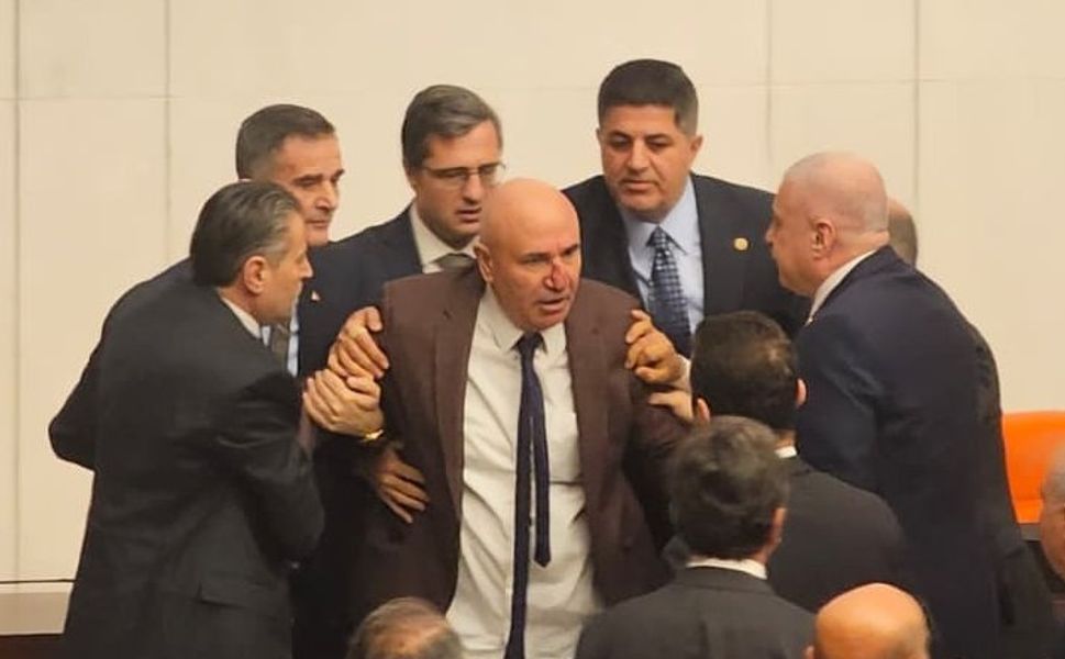 Meclis’te ‘Akın Gürlek’ kavgası: CHP’li 2 milletvekili hastaneye kaldırıldı