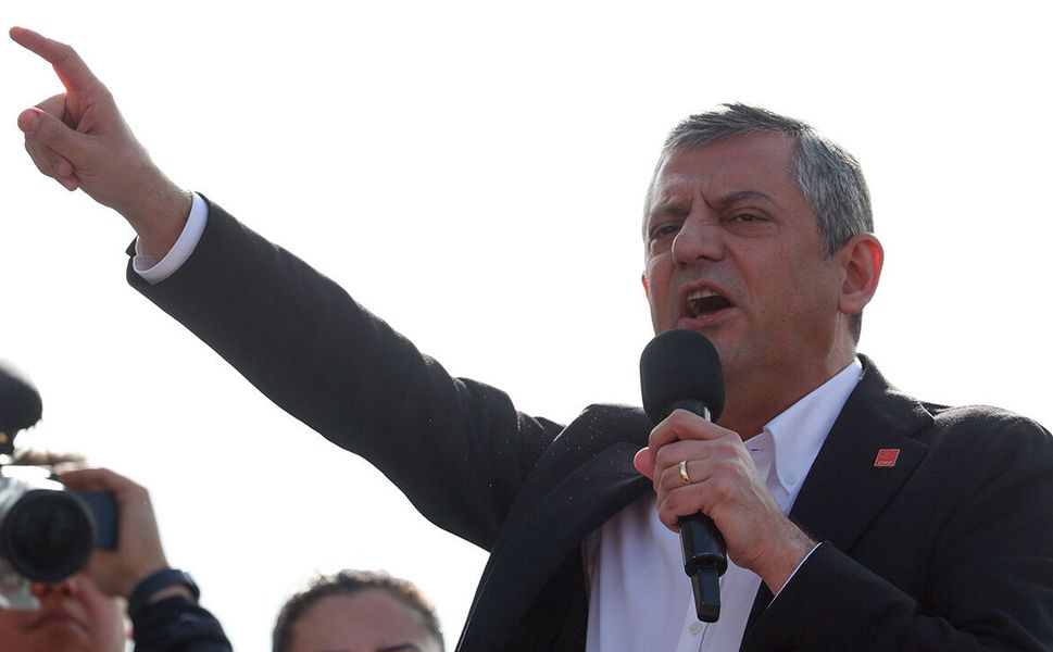 Özgür Özel, memleketi Manisa’da konuştu: ‘Sultancılar ile butlancıların ittifakı var!’