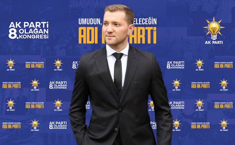 Kızılay Şube Başkanı görevden alındı: Müstehcen çocuk fotoğrafları bulunduruyordu!