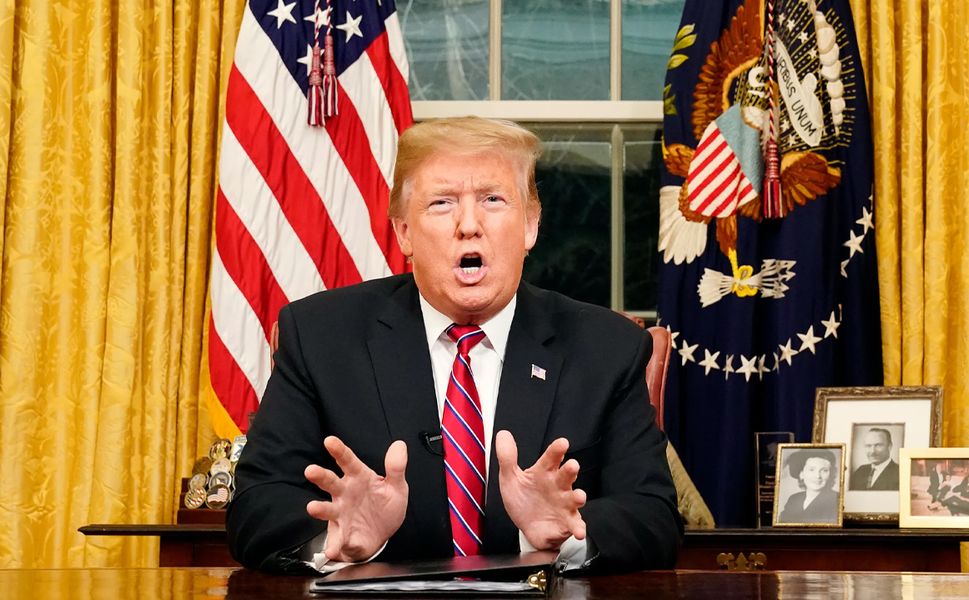 ABD Başkanı Trump'tan Netflix'e tehdit: O ismi kovun ya da sonuçlarına katlanın