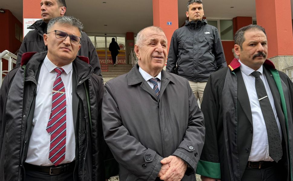 Ümit Özdağ, 'Tehdit' suçlamasıyla hakim karşısına çıktı: Çok alınmış, çok incinmiş