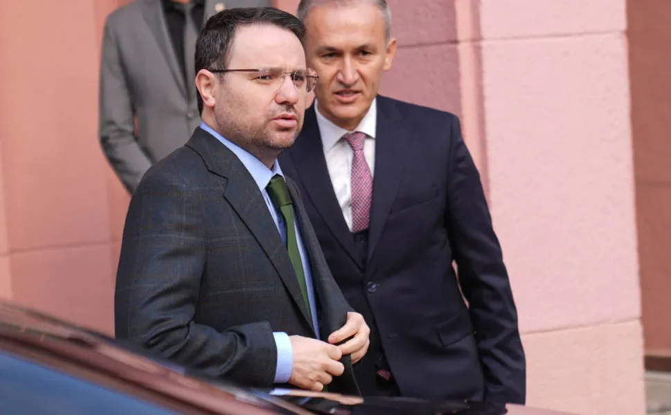 Akın Gürlek'in tapu kayıtlarını sorgulayan ilçe tapu müdürü tutuklandı