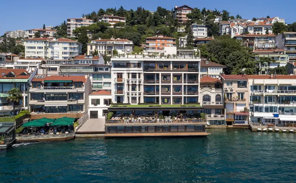 Uyuşturucu soruşturmasında tutuklanan Bebek Otel’in müdürü tahliye edildi