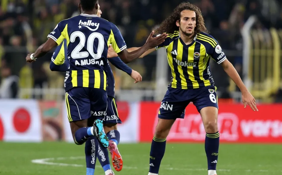 Fenerbahçe son dakika golleri ile sahasında güldü