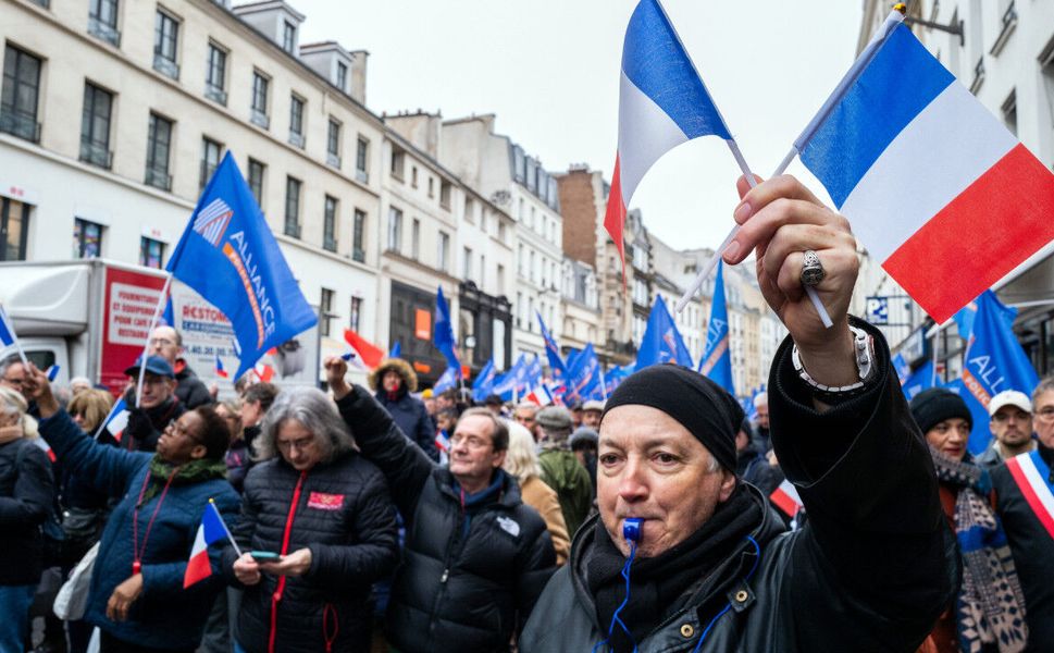 Fransa’da yerel seçimler: Paris 'sol' dedi, aşırı sağ karışık bir tablo çizdi