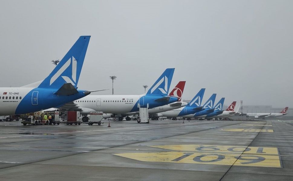 Sabiha Gökçen Havalimanı'nda uçuşlara yağmur engeli!