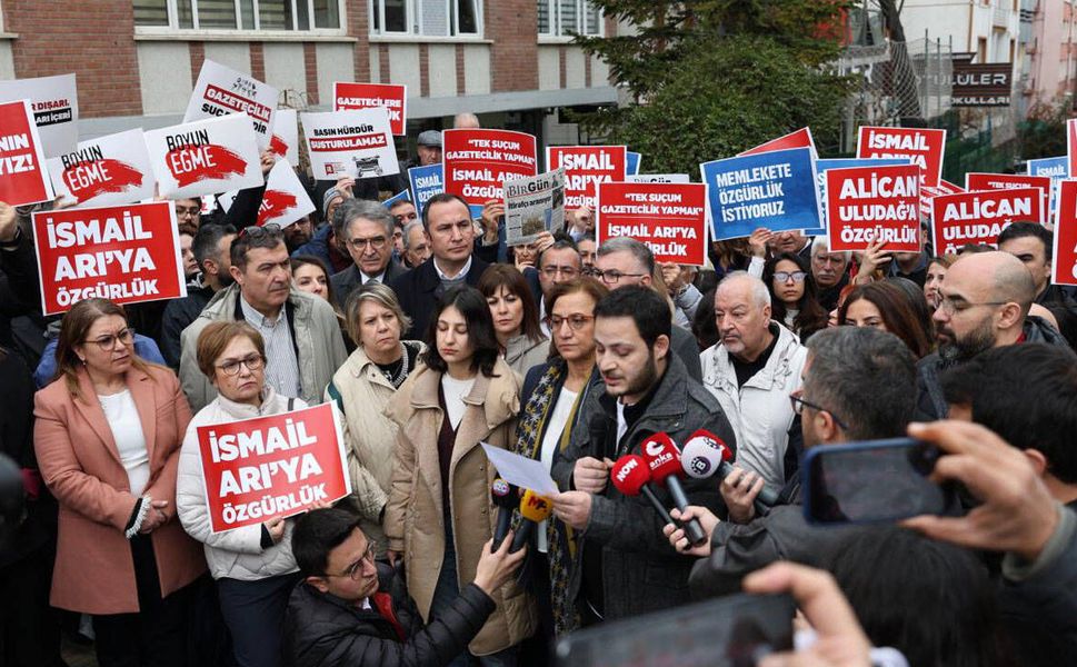 Gazeteciler, tutuklu meslektaşları için Ankara’da eylem yaptı