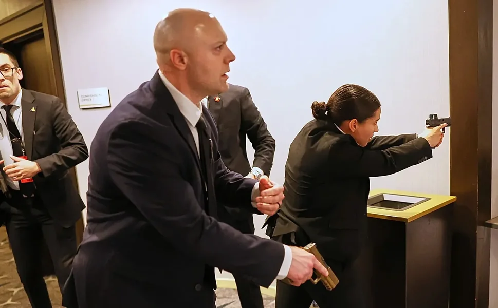 Beyaz Saray muhabirleri yemeğinde silah sesleri: Trump tahliye edildi