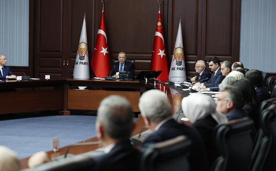 İddia: AK Parti MKYK toplantısında ‘hobi bahçesi’ krizi!