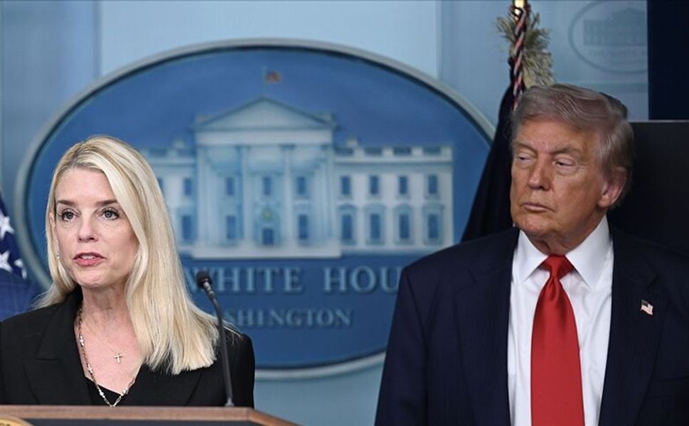 ABD’de Epstein krizi: Trump, Adalet Bakanı Bondi’yi görevden aldı!