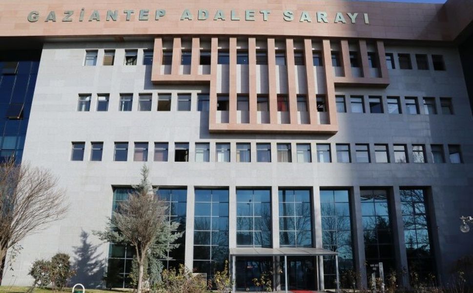 Gaziantep Adliyesi'nde uyuşturucu operasyonu: Savcı, avukatlar, adliye çalışanları gözaltında!