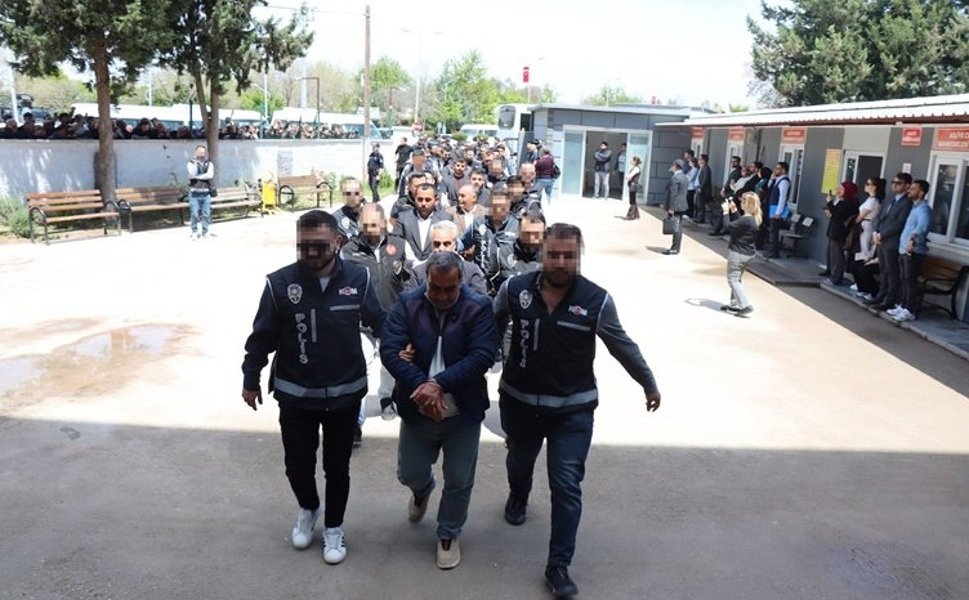 Halfeti Belediyesi operasyonu: Eski başkan dahil 29 kişi tutuklandı