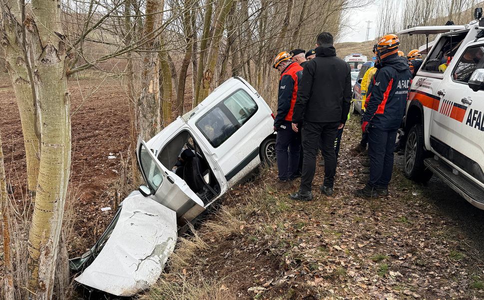 Kanser hastası babasını hastaneye götürürken kaza yaptı: 3 ölü