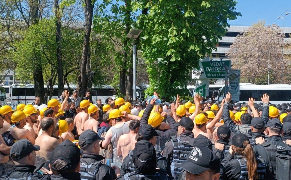 Maden işçilerine biber gazlı polis müdahalesi: Başaran Aksu gözaltına alındı!