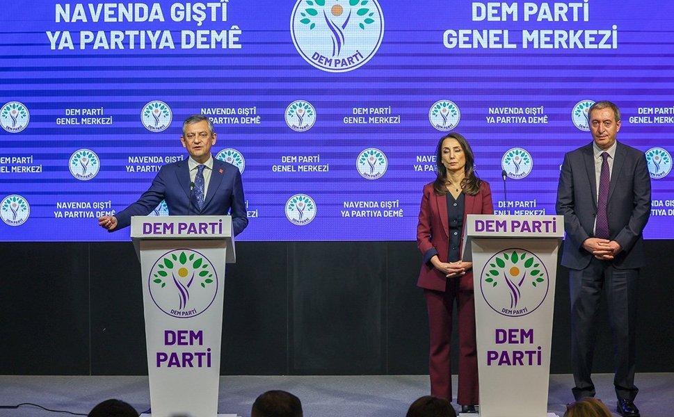 Özgür Özel DEM Parti'yi ziyaret etti: TBMM, bir an önce 'ara seçim' yapmalı