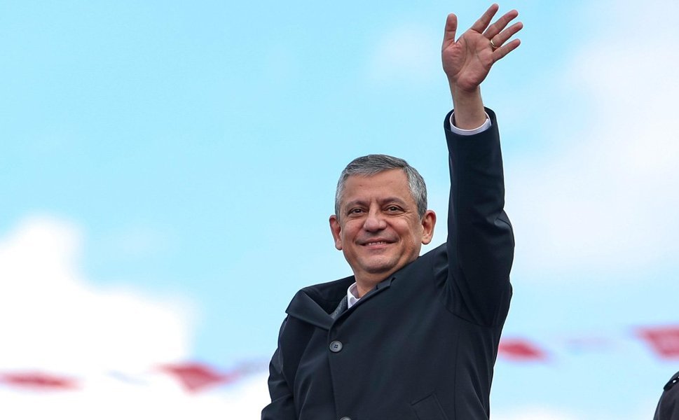 Özgür Özel'den Mehmet Şimşek'e tepki: ‘19 Mart darbesinin mali kanadı’