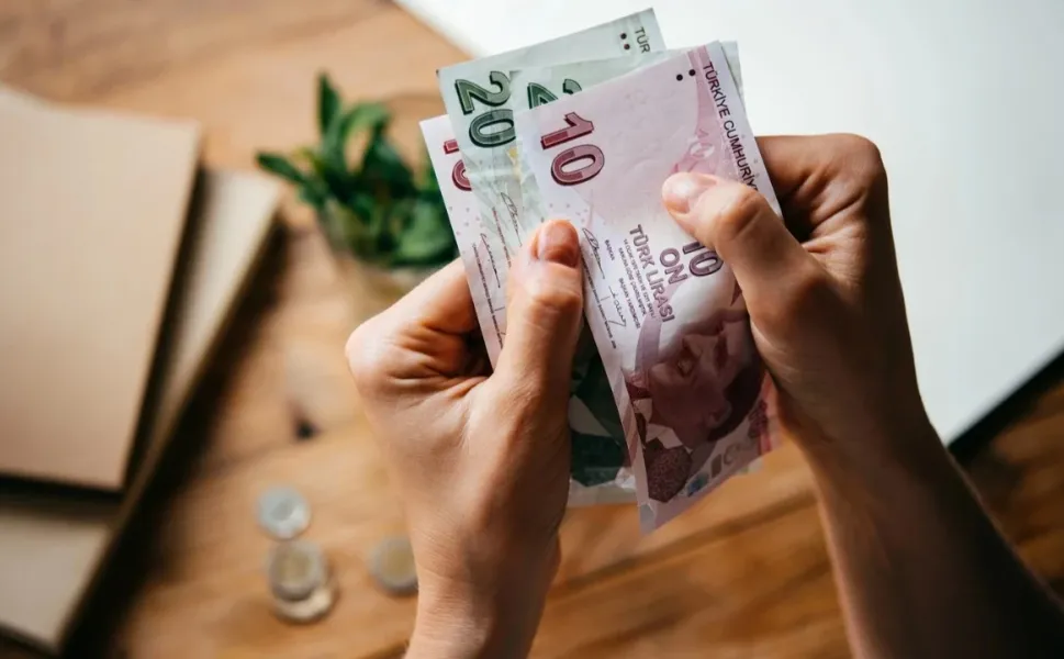 ATM’lerde küçük banknot krizi: Esnaf para üstü veremiyor, vatandaş parasını çekemiyor