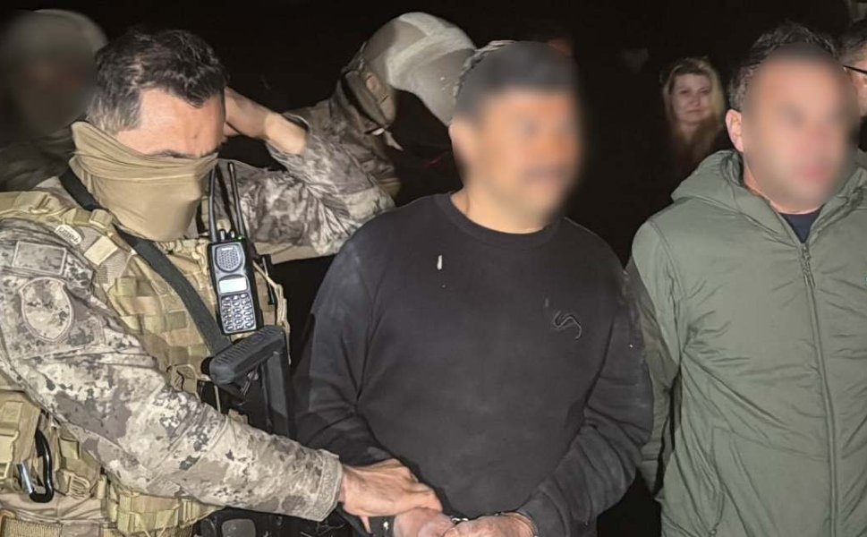 Uşak’ta polise silahlı saldırı; 1’i ağır, 2 polis yaralı!