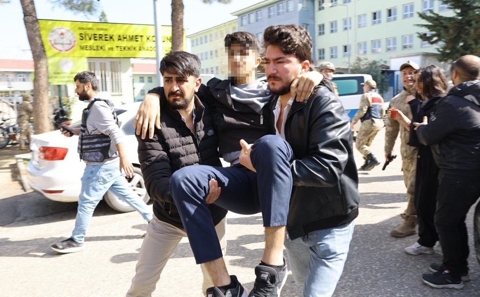 Şanlıurfa Siverek'te okula silahlı saldırı: 16 yaralı, fail intihar etti!