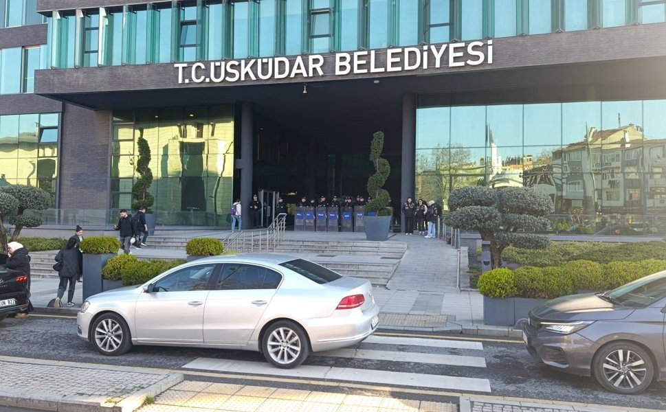CHP'li Üsküdar Belediyesi'ne operasyon: 20 gözaltı