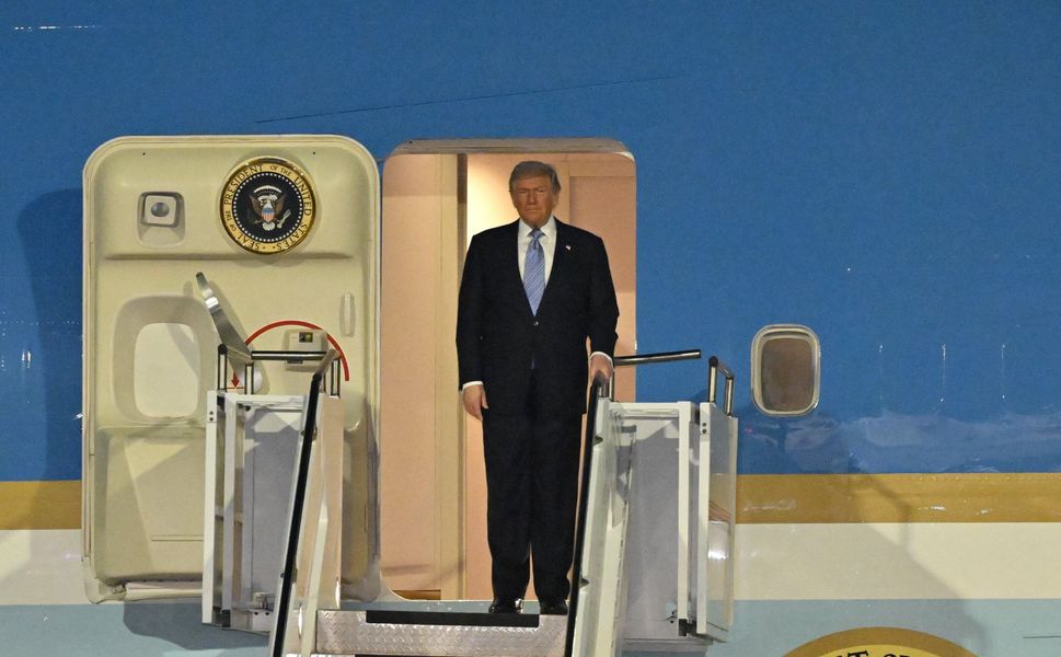 ABD Başkanı Donald Trump Çin'e indi!