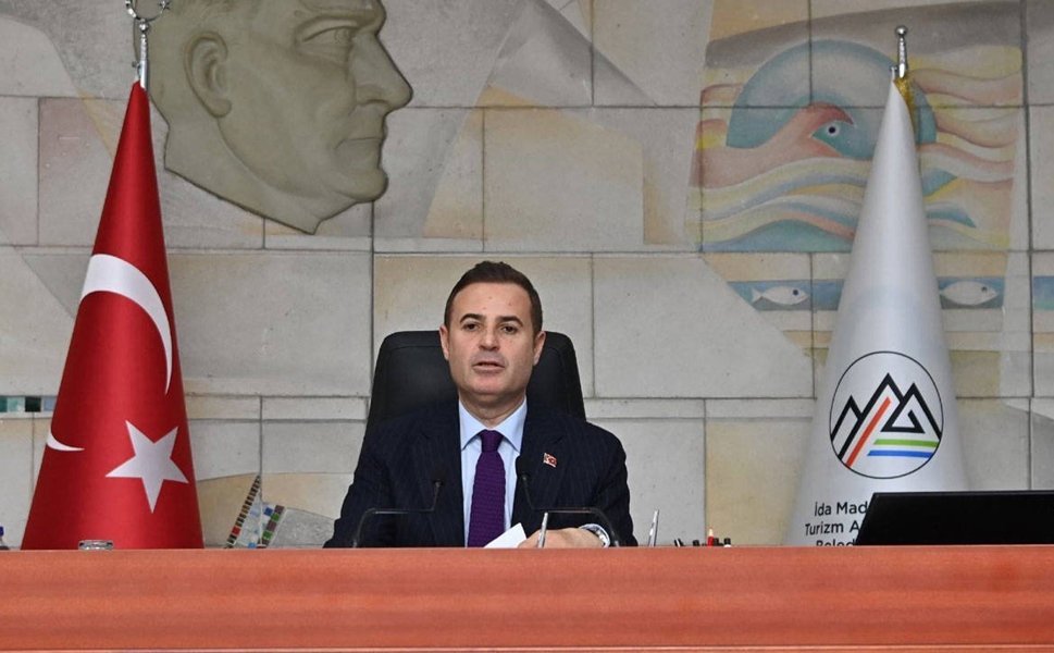 Balıkesir Büyükşehir Belediye Başkanı Ahmet Akın’a ihale soruşturması