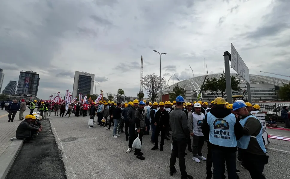 Ankara’da 1 Mayıs coşkusu! On binler Tandoğan'a yürüdü