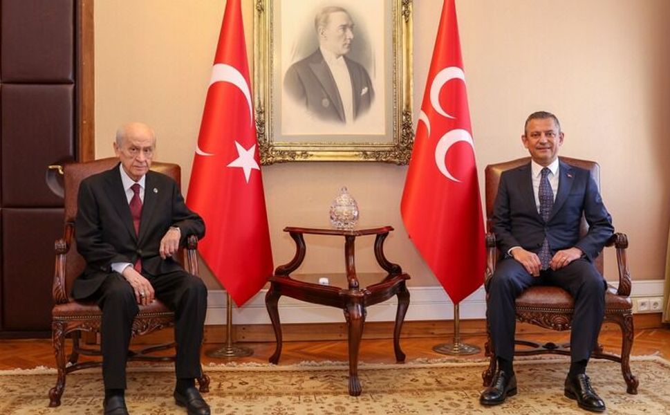 Devlet Bahçeli'den Özgür Özel'e telefon: 'Sağlığına dikkat et'