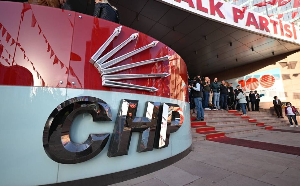 CHP Genel Merkezi’nde görevli 18 personel işten çıkarıldı!