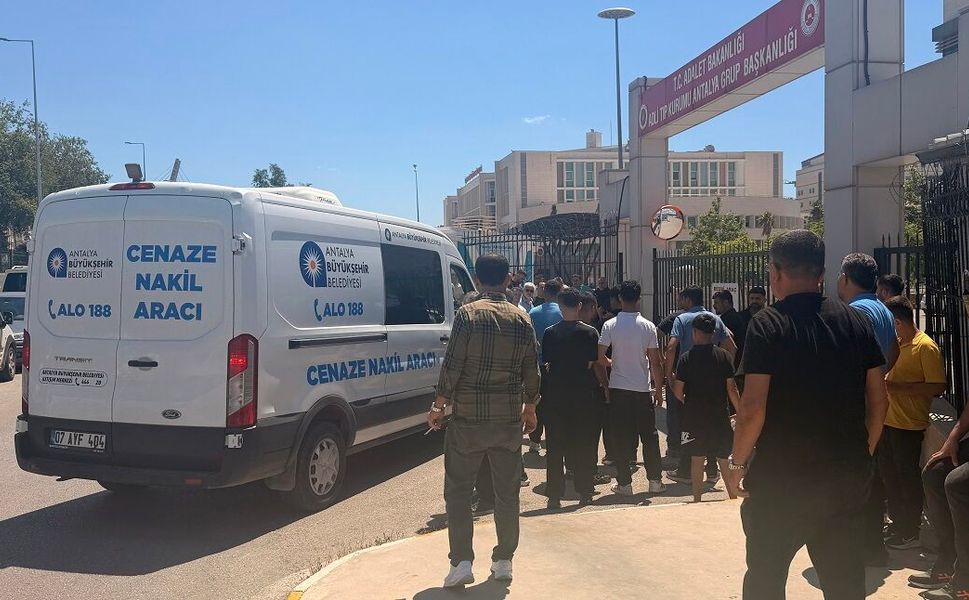 Bayramda 5 ilde trafik kazası: 3'ü çocuk 6 kişi hayatını kaybetti!