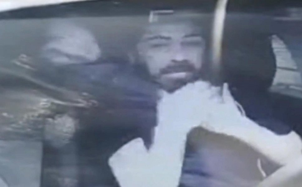 İstanbul’da takside kan donduran olay: Şoförün boynuna ip geçirip darp ettiler