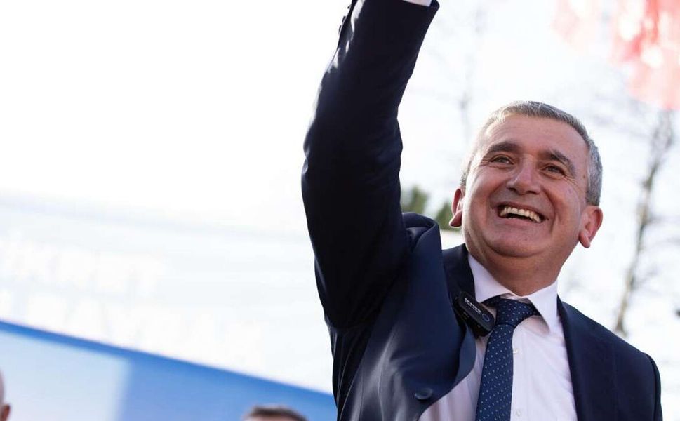 CHP'li Akçakoca Belediye Başkanı Fikret Albayrak gözaltına alındı