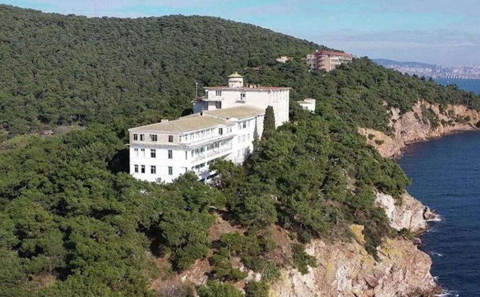 Türkiye'nin ilk pandemi hastanesi Diyanet'e verildi!