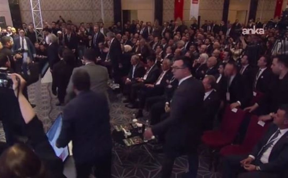 TBB seçiminde yumruklu kavga: İmamoğlu’nun mesajının okunmasına izin verilmedi!
