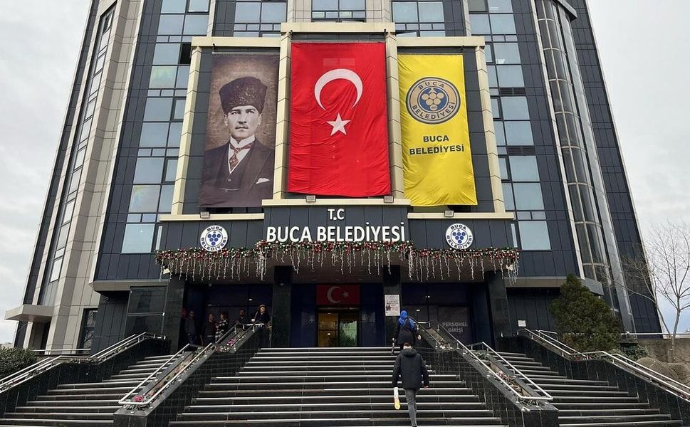 Buca Belediyesi'ne operasyon: Belediye Başkanı Görkem Duman dahil çok sayıda gözaltı!
