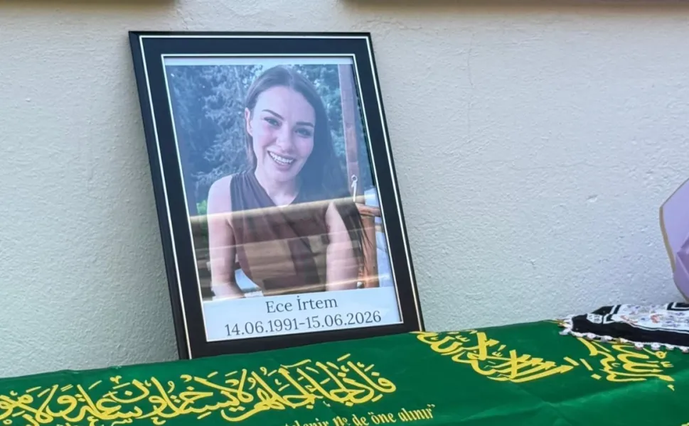 Hayatını kaybeden oyuncu Ece İrtem son yolculuğuna uğurlandı