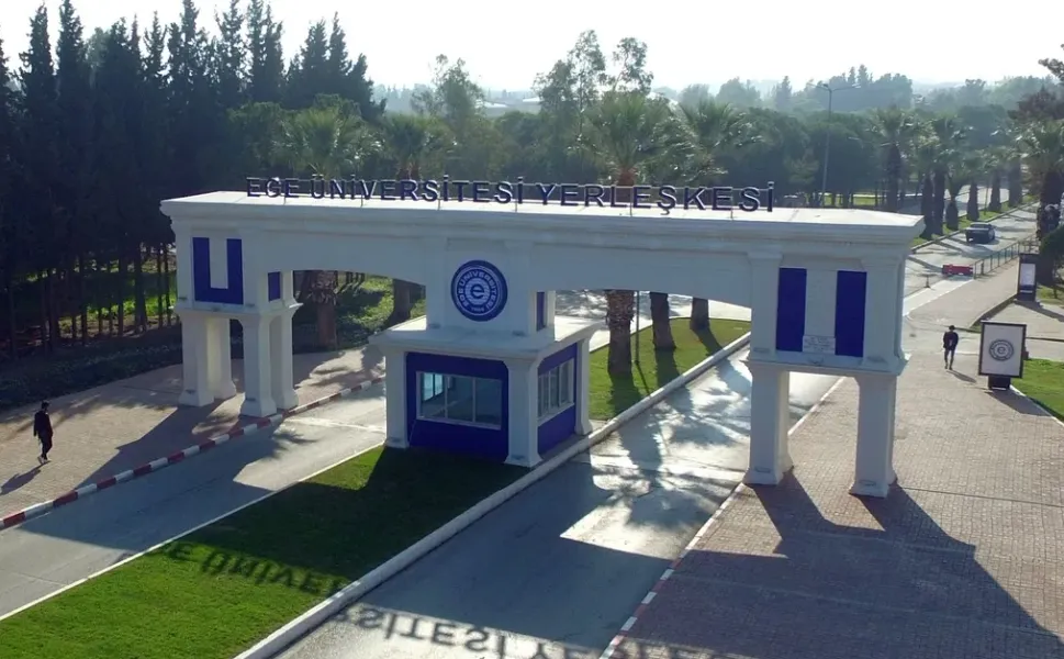 Ege Üniversitesi'nde 'yolsuzluk' soruşturması: 45 kişi hakkında gözaltı kararı!