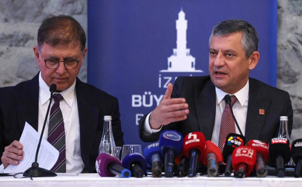 Özgür Özel’den Cemil Tugay iddiasına ilişkin flaş açıklama