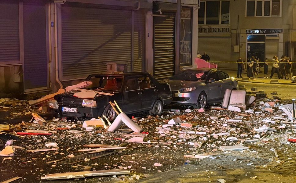 Apartman dairesinde patlama ve yangın: 2 ölü, 2 yaralı