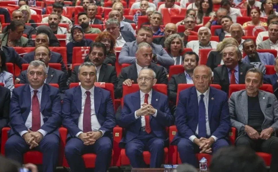 CHP'de 'paralı figüran' tartışmasında yeni gelişme