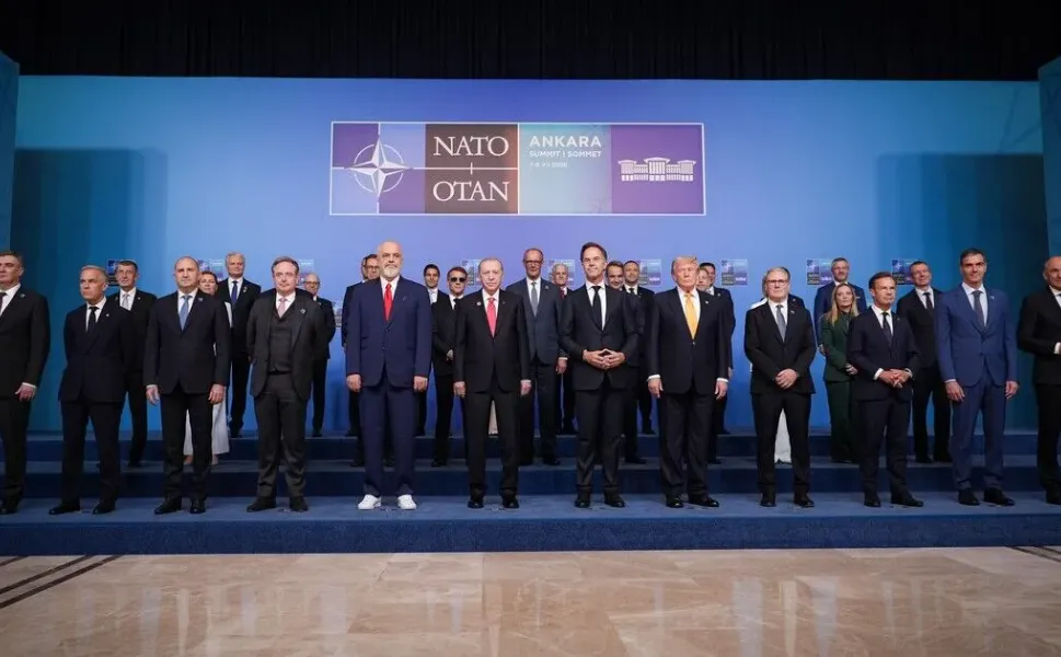Erdoğan'dan NATO liderlerine 'tabanca' hediyesi