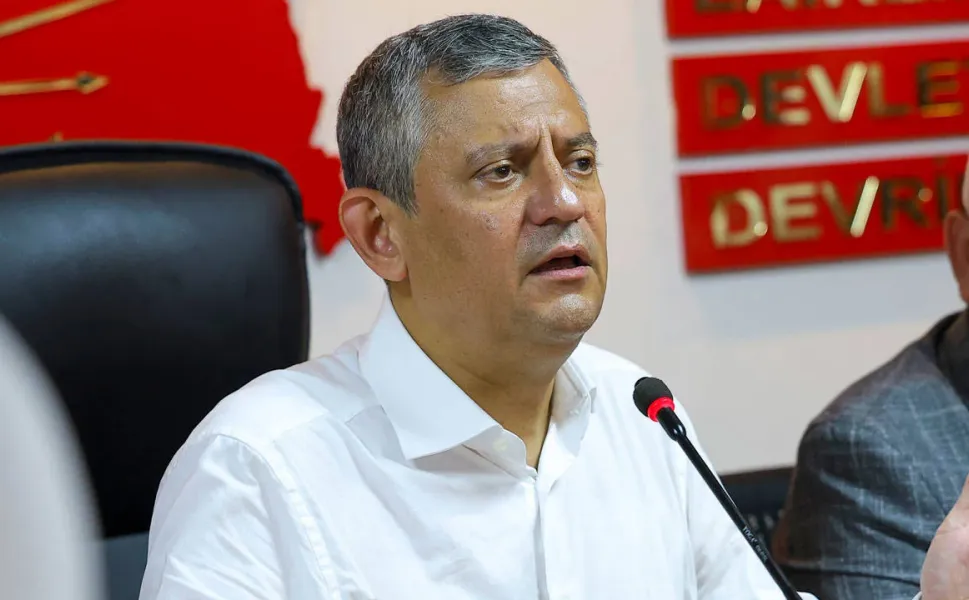 Özgür Özel, 30 kurucu üyeli yeni parti planını anlattı!
