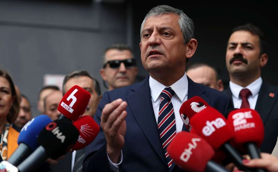 Özgür Özel’den Gökçeklerin ‘düğün altınları’ sorusuna çarpıcı yanıt