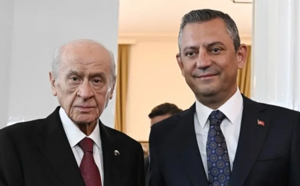 Devlet Bahçeli'den Özgür Özel'e tebrik telefonu