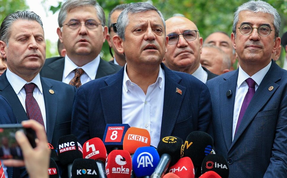 Özgür Özel'den YENİ Parti açıklaması: 'Pusulamızın gösterdiği yön iktidardır'