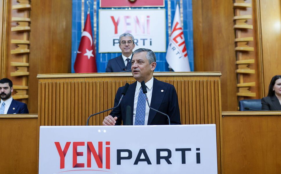 Özgür Özel'den milletvekillerine uyarı: 'Espirisini bile yapmayacaksınız'